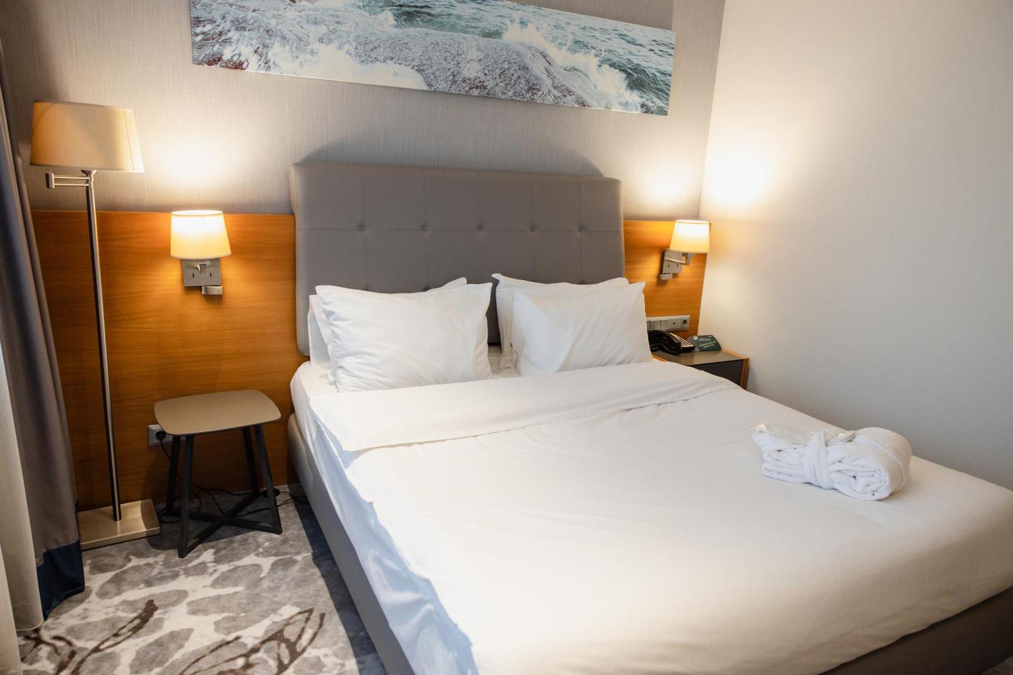 Holiday Inn - Aktau - Seaside By Ihg Kültér fotó