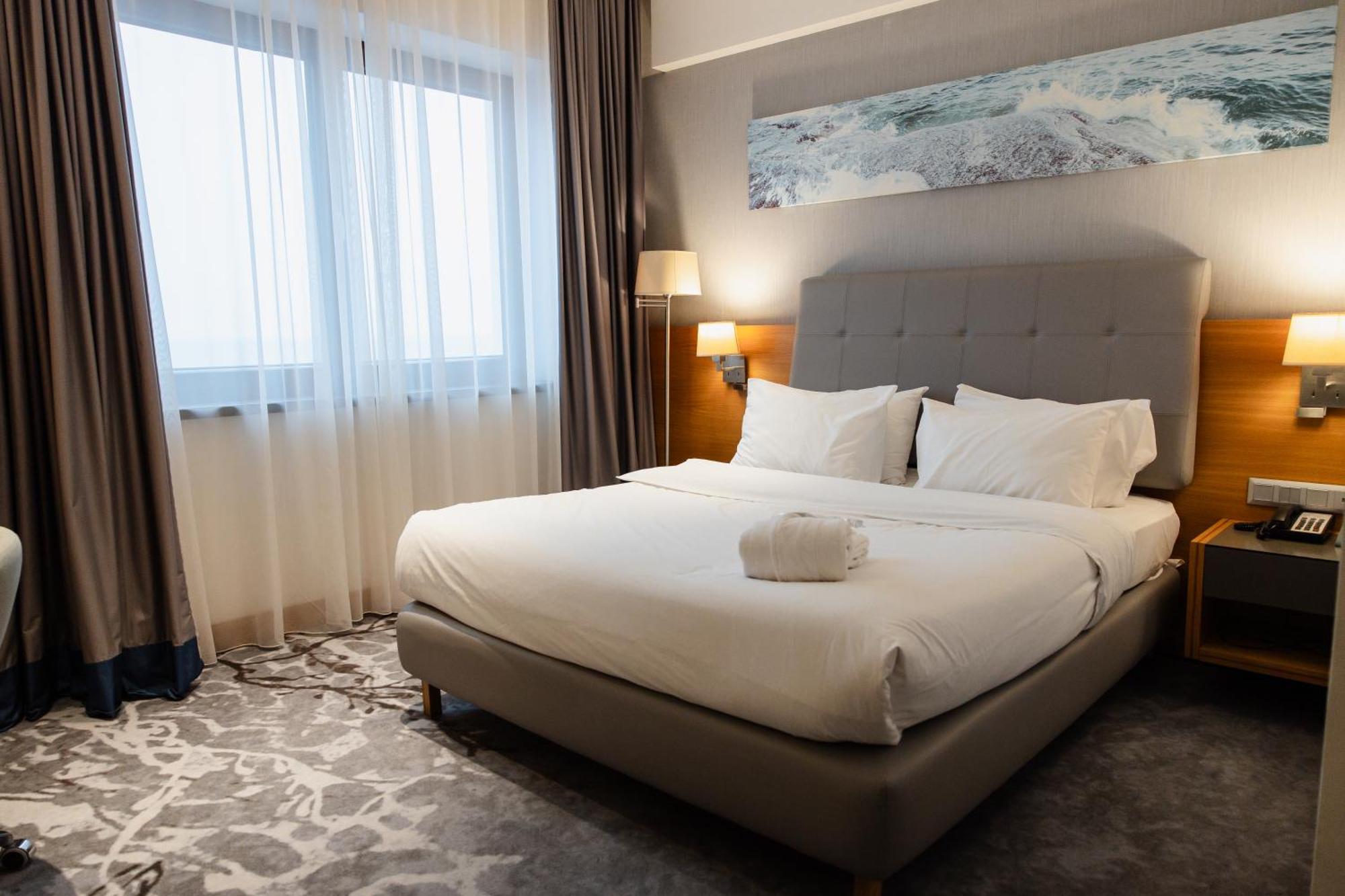 Holiday Inn - Aktau - Seaside By Ihg Kültér fotó