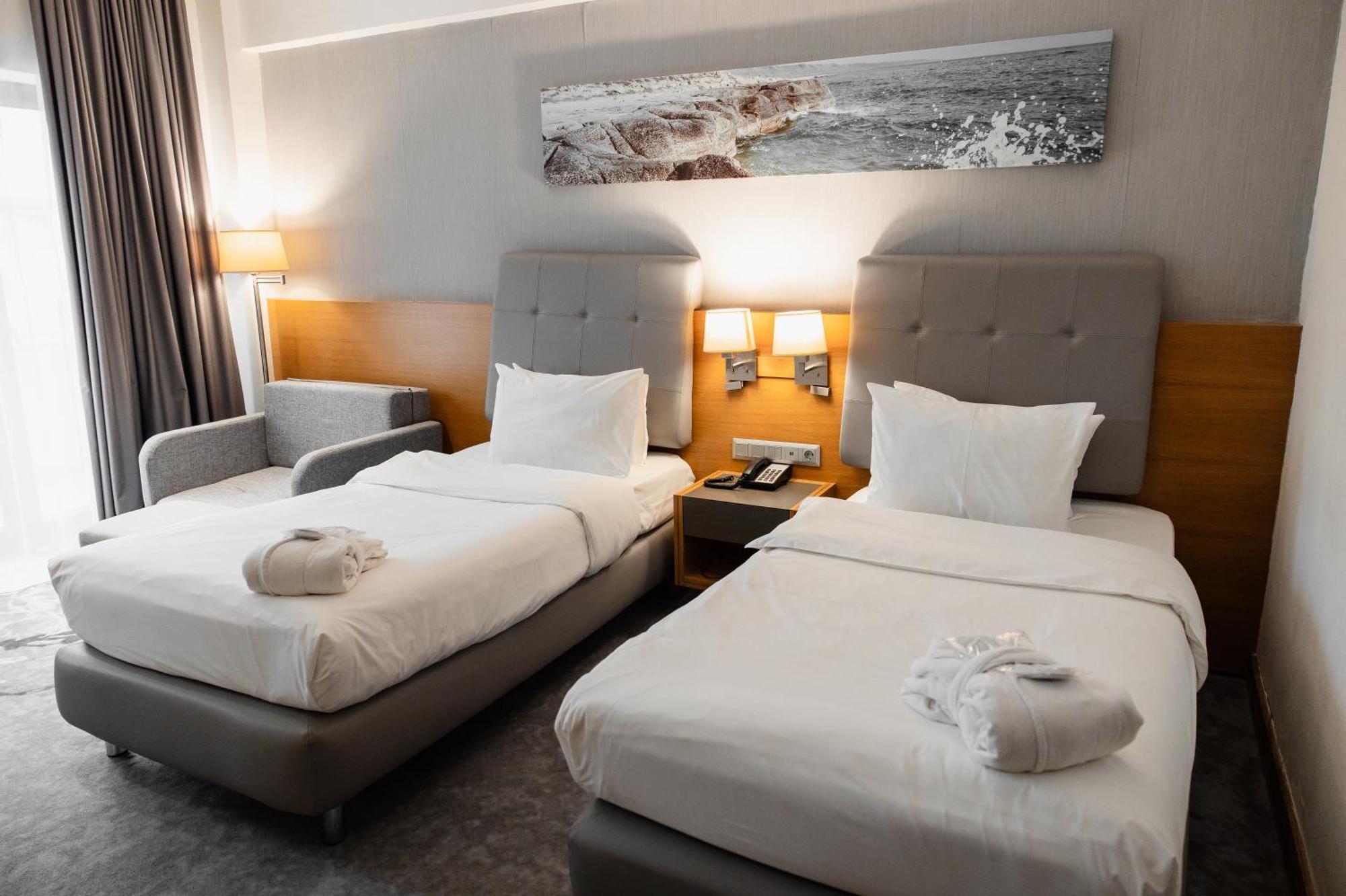 Holiday Inn - Aktau - Seaside By Ihg Kültér fotó