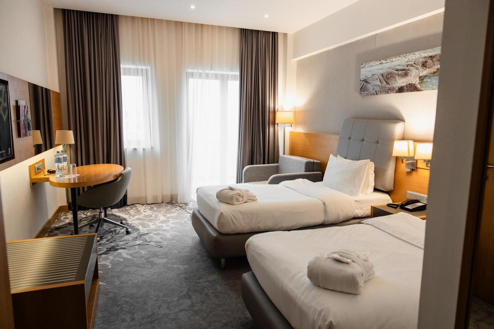 Holiday Inn - Aktau - Seaside By Ihg Kültér fotó