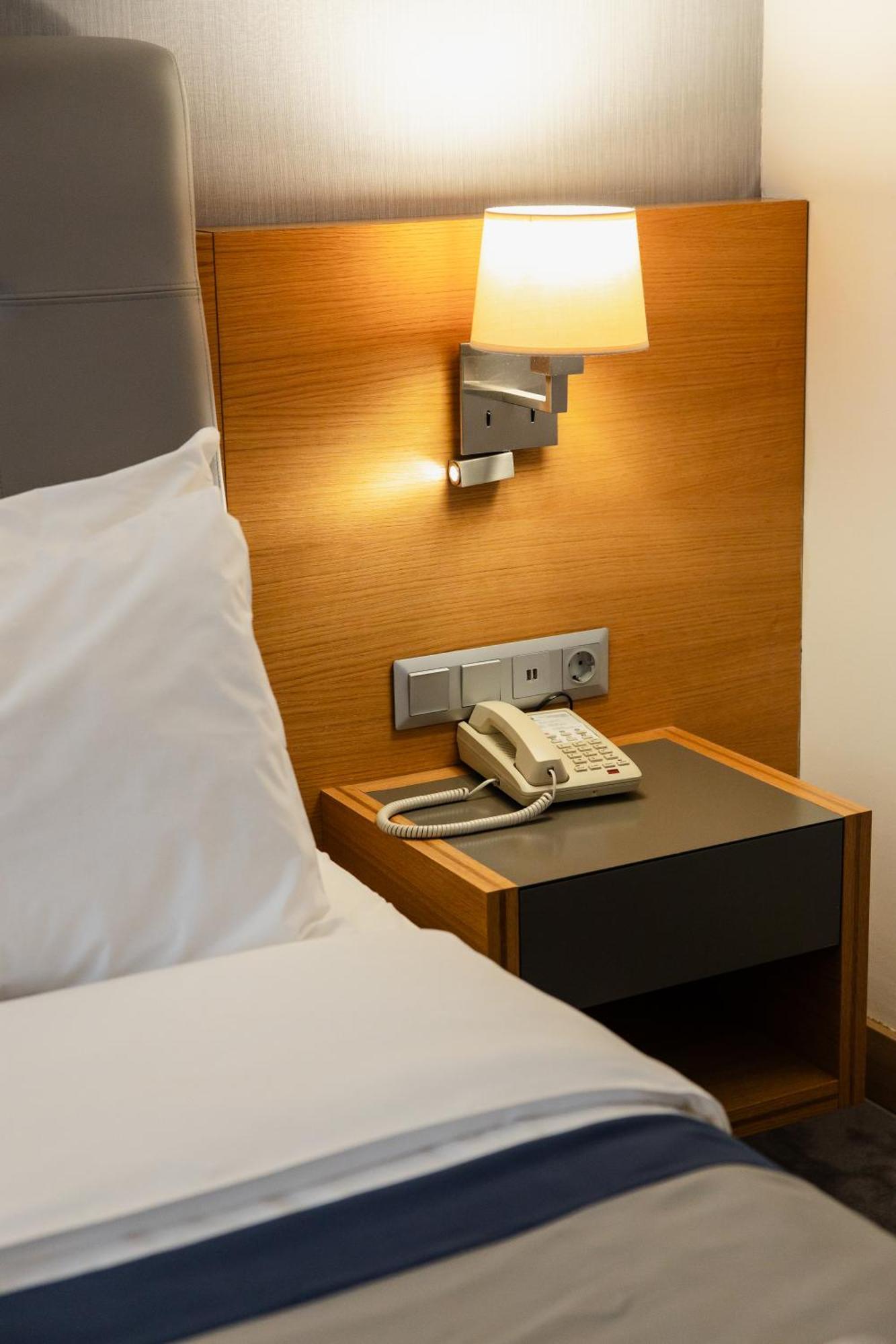 Holiday Inn - Aktau - Seaside By Ihg Kültér fotó