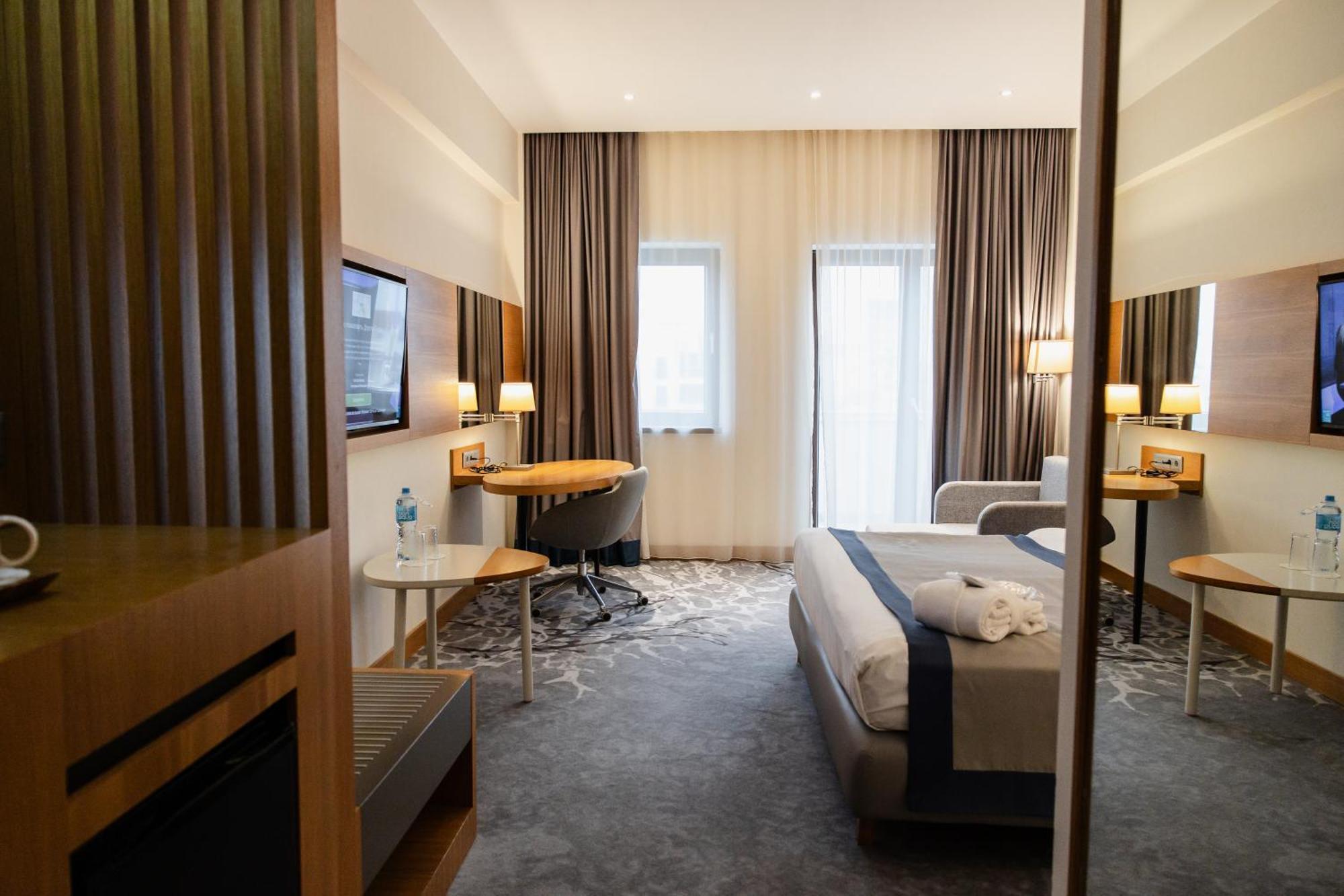 Holiday Inn - Aktau - Seaside By Ihg Kültér fotó